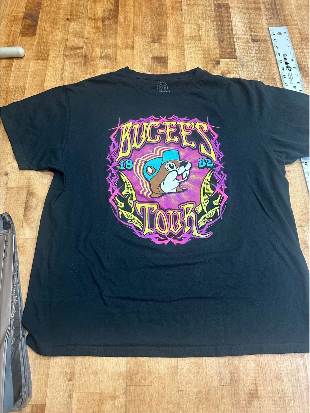Buc-ee's Tour 1982-2002 Black Graphic T-Shirt Large